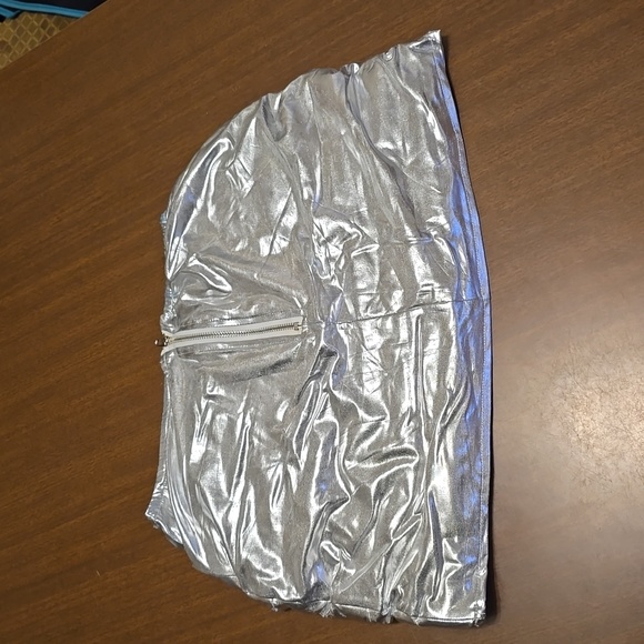 Silver puffy mini skirt size medium - Picture 2 of 6